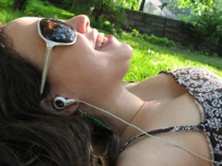 அமெரிக்காவில் 5ல் ஒரு இளைஞருக்கு காது செவிடு: புது சர்வே