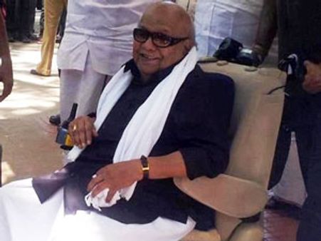 போலீஸ் அனுமதி கிடைக்காததால் திமுக மனித சங்கிலி போராட்டம் ரத்து: 'கறுப்பு டிரஸ்' மட்டுமே!