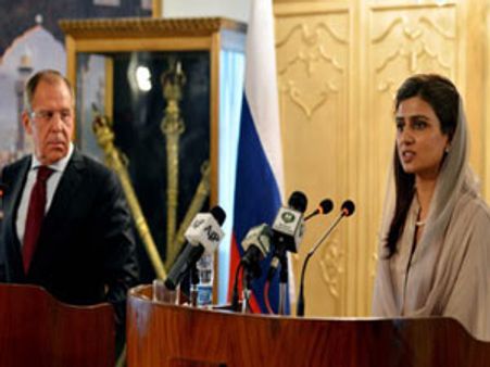 பிலாவல் பிரச்சினைக்கு மத்தியிலும் வழக்கம் போல உலகப் பிரச்சினைகளில் ஹீனா!