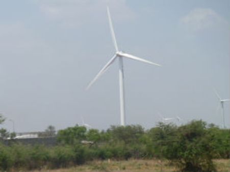 தமிழகத்தில் காற்றாலை மின் உற்பத்தியில் சரிவு-மின்தடை நேரம் அதிகரிப்பு