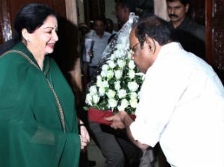 19-வது சபாநாயகராகரானார் தனபால்.. விஜய்காந்த் வரவில்லை!!