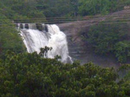 குற்றாலம் அருவிப் பூங்கா-முதல்வர் நாளை திறந்து வைக்கிறார்