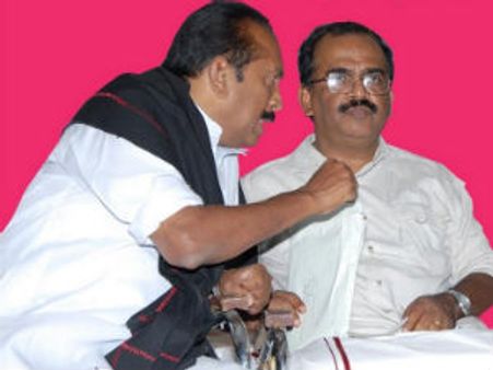 மதிமுகவில் இருந்து நாஞ்சில் சம்பத் வெளியேறுகிறாரா?-அரசியல் வட்டாரத்தில் பரபரப்பு