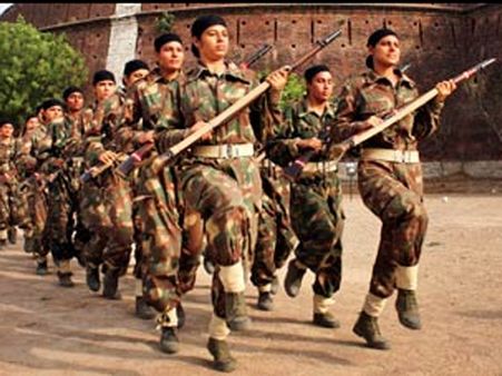 'பொம்பள' கமாண்டோ எங்களுக்கு வேண்டாம்.. நிராகரிக்கும் ஜெ., மாயா