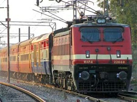 ரயில்வே ஊழியர்களுக்கு 78 நாள் சம்பளம் போனஸ்- மத்திய அமைச்சரவை ஒப்புதல்