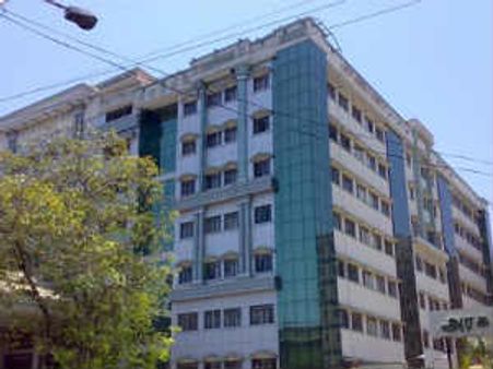 குழந்தையை திருடிவிட்டு விஷ ஊசி போட்டுவிடுவதாக மிரட்டல்: அரசு டாக்டர், நர்ஸ் மீது புகார்!