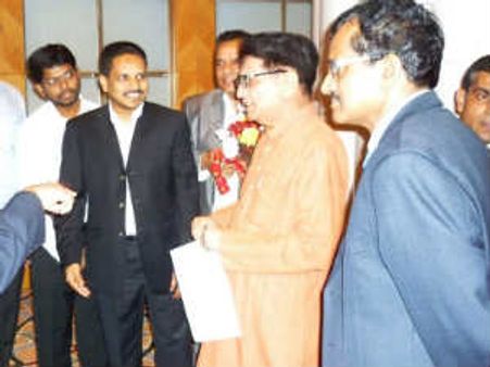 ம‌துரை- துபாய் இடையே விரைவில் நேர‌டி விமான‌ போக்குவரத்து: ம‌த்திய‌ அமைச்ச‌ர் அஜீத் சிங்