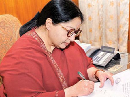 உடனடியாக கூடுதல் மின்சாரம் வழங்குங்கள்...பிரதமருக்கு ஜெ. அவசர கடிதம்