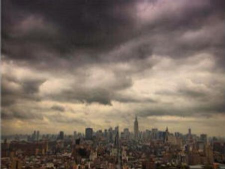 அமெரிக்காவை அலறவைத்த சான்டி புயல்- அவசரநிலை அறிவிப்பு- பள்ளிகள் மூடல்!