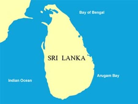இலங்கையில் வெளுத்துக் கட்டும் மழையில் இடைவிடாது நடக்கும் “மாணிக்கக் கல்” வேட்டை