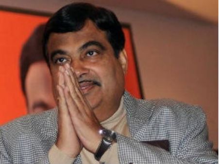 விவேகானந்தரை தாவூத்துடன் ஒப்பிட்டுப் பேசிதற்காக வருந்துகிறேன்: கட்காரி