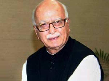 பாஜகவில் 'நிலம் புயல்': கட்காரி விலக ஜேத்மலானி தலைமையில் மூத்த தலைவர்கள் போர்க் கொடி!