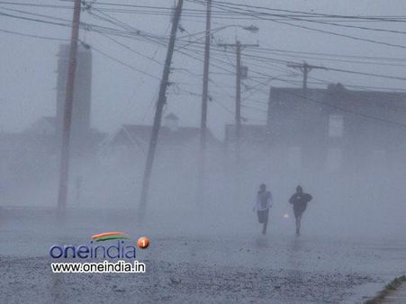 சான்டி போன கையோடு அமெரி்க்காவைத் தாக்கிய ஏதேனா புயல்: 1,700 விமானங்கள் ரத்து
