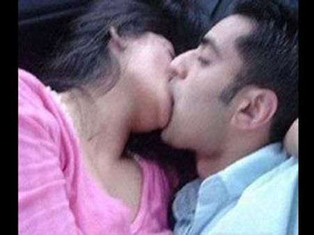 பாக். அமைச்சர் ஹினா ரப்பானி- பிலாவல் 'கள்ளக் காதல்' செய்தி பரப்பியவர் கைது