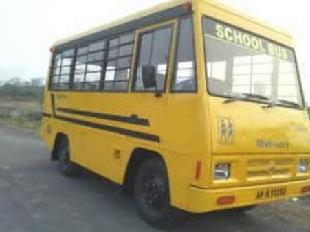 அரசு விதிமுறைகளை ஏற்க மறுத்து தமிழகம் முழுவதும் தனியார் பள்ளி வாகனங்கள் இன்று ஸ்டிரைக்