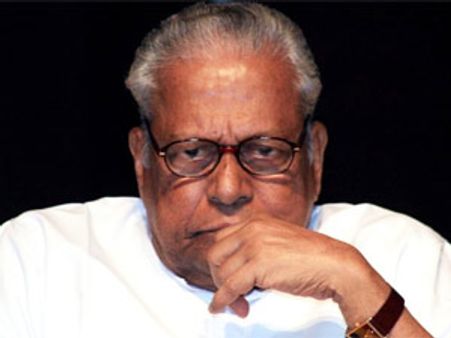 உறவினருக்கு அரசு நிலத்தை வழங்கிய வழக்கு: அச்சுதானந்தன் முதல் குற்றவாளியாக சேர்ப்பு