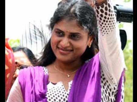 'ஜெய் தெலுங்கானா' கோஷம் ஏன் போடலை? - கொந்தளித்த டி.ஆர்.எஸ். தொண்டர்கள்