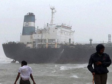 நிவாரணம் கொடுக்க கப்பலை விற்க வேண்டும்: 'பிரதிபா காவிரி