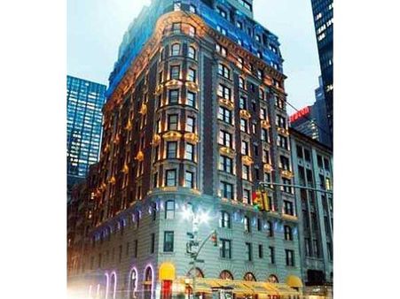 நியூயார்க்கின் 2 மாபெரும் ஹோட்டல்களை வாங்கும் சஹாரா நிறுவனம்