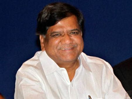 ஹெலிகாப்டர் கோளாறு- உயிர் தப்பினார் கர்நாடக முதல்வர் ஜெகதீஷ் ஷெட்டர்