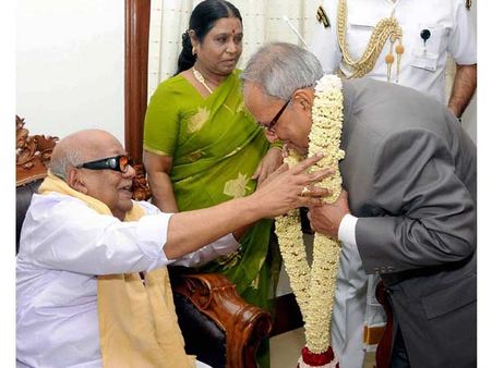 கருணாநிதியை சந்தித்த பிறகு சட்டசபை வைர விழாவில் கலந்து கொண்ட பிரணாப்