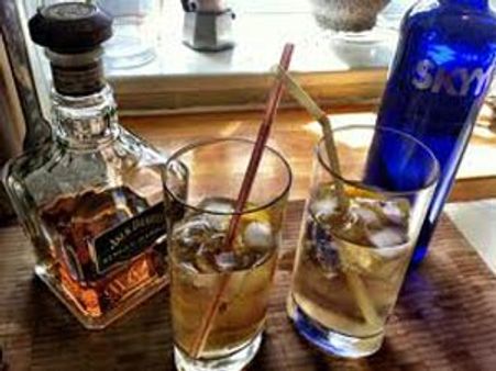 வோட்காவில் இழந்த ‘கண்’ணை விஸ்கியில் மீட்ட ‘குக்’