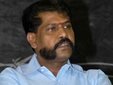 நக்கீரன் செய்திக்கு அரசு கண்டனம், ஆசிரியர் கோபால் மீது அவதூறு வழக்கு