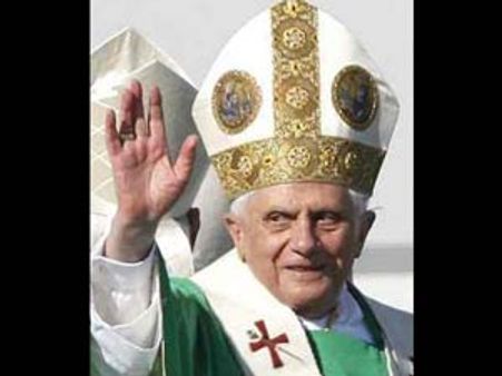 நண்பர்களே, அனைவரையும் ஆசிர்வதிக்கிறேன்.. போப்பாண்டவரின் முதல் ட்வீட்