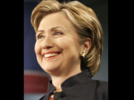 திடீர் என்று மயங்கி விழுந்த ஹில்லாரி கிளிண்டன்