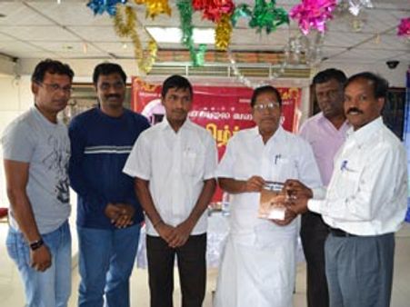 துபாயில் 'குறைந்துபோன கடிதப் பழக்கம்' நூல் வெளியீட்டு விழா