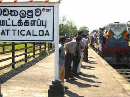 இலங்கையில் இன்னொரு பீதி- கடல்பாம்புகள் படையெடுப்பு- சுனாமி அச்சம்!