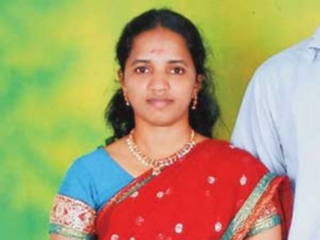 காதல், காமம், கல்யாணம், பணம்.. கல்யாண ராணியின் லீலைகள்.. ஆகஸ்ட் அதகளம்!