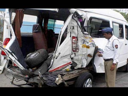 சாலை விபத்துக்களில் மதுரையில் தினசரி 6 பேர் பலியாகின்றனர்!!