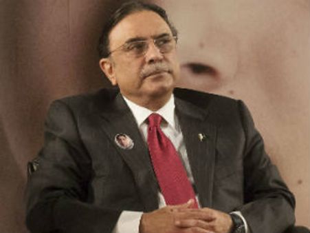 பாகிஸ்தானில் வெடிக்கும் புரட்சி- அதிபர் சர்தாரி குடும்பத்துடன் வெளிநாடு தப்பியோட்டம்?