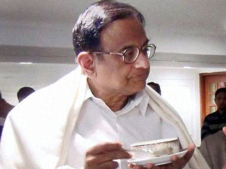 இளைஞர்கள் வசம் காங்கிரஸ் கட்சியின் பொறுப்புகள் ஒப்படைக்கப்பட வேண்டும்: ப.சிதம்பரம்