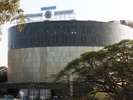 மருத்துவமனையாக மாறியது புதிய தலைமைச் செயலகம்... டாக்டர்கள் ஊசி போட்டனர்!