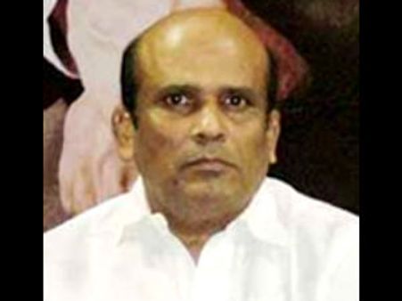 மு.க.ஸ்டாலினை எதிர்க்கும் குஷ்பு ஒரு அரைவேக்காடு: வாகை சந்திரசேகர் காட்டம்