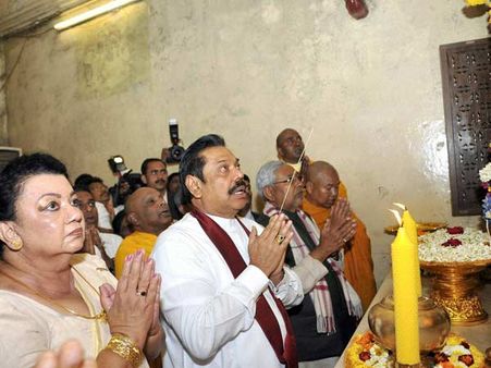 இந்திய வருகைக்கு எதிர்ப்பு எதிரொலி: டெல்லி வராமல் புத்தகயா சென்றார் ராஜபக்சே