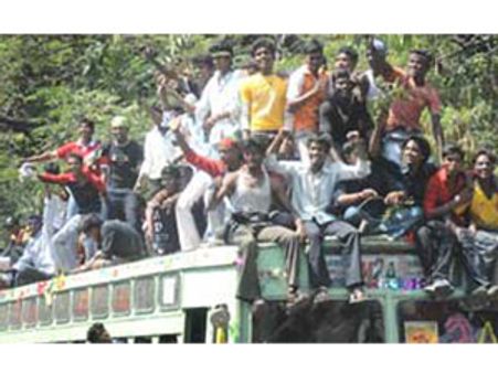 பஸ் தினம்: கல்லூரி முதல்வர்களுக்கு போலீசார் கடிதம்