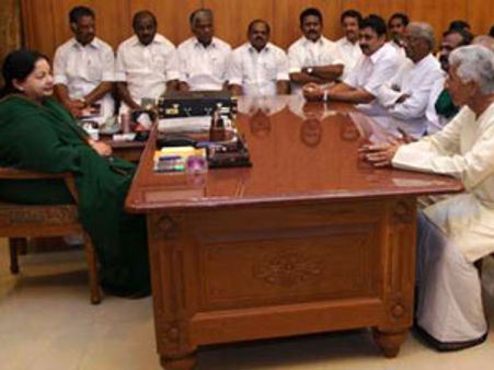 அரசிதழில் காவிரி தீர்ப்பு: ஜெயலலிதாவுக்கு தஞ்சையில் 7ம் தேதி பாராட்டு விழா