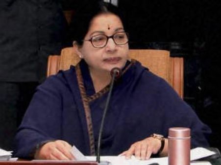 மத்திய பட்ஜெட் 'சிதம்பரத்தின் பகல் கனவு': ஜெயலலிதா தாக்கு