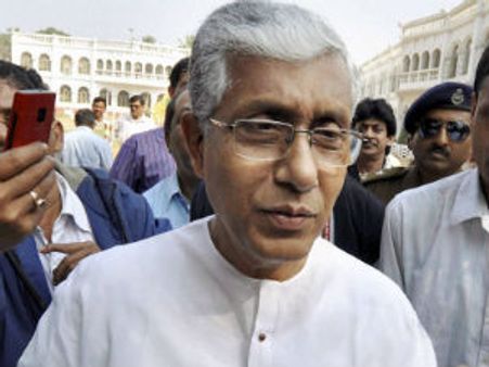 திரிபுரா முதல்வராக 4-ம் முறை பதவி ஏற்கிறார் எளிமையின் சிகரம் மாணிக் சர்க்கார்!