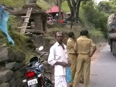 கேரள எல்லையில்.. கருப்பசாமி கோவிலில்.. ஆடு கோழி பலியிட தடை...!