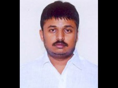 லயோலா கல்லூரி மாணவர்களை சந்திக்கும் முடிவில் இருந்து ஜகா வாங்கிய யுவராஜா!