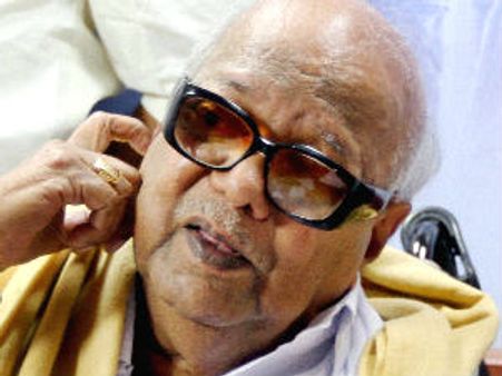 சிபிஐ ரெய்ட்.. அரசியல் காழ்ப்புணர்வு காரணமாக இருக்கலாம்; இல்லாமலும் இருக்கலாம்: கருணாநிதி