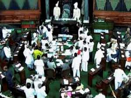 இலங்கை விவகாரம்- தமிழக எம்.பிக்கள் ஆவேசம்- பார்லி. முடங்கியது!