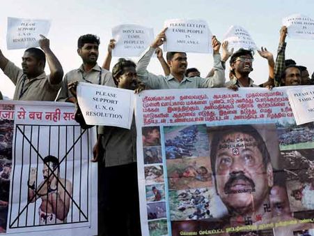 ராஜபக்சேவுக்கு எதிராக போபாலிலும் தமிழர்கள் ஆர்ப்பாட்டம்- கோவையில் ரயில் மறியல்