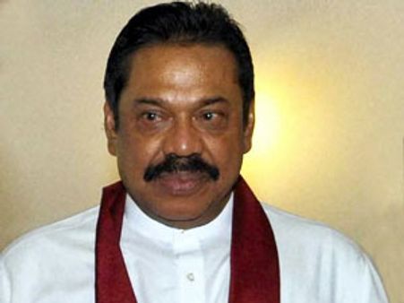 நம் நாட்டை குழப்ப உள்நாட்டு, வெளிநாட்டு சதி நடக்கிறது: ராஜபக்சே
