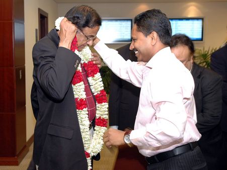 துபாயில் ப.சிதம்பரம்:  மதுரை-துபாய் விமான சேவையை துரிதப்படுத்த தமிழ் அமைப்புகள் கோரிக்கை