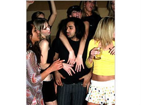 அமெரிக்கா வாழ் இந்தியர் ஆனந்த் ஜோனுக்கு மற்றொரு பலாத்கார வழக்கில் 5 ஆண்டு சிறை!